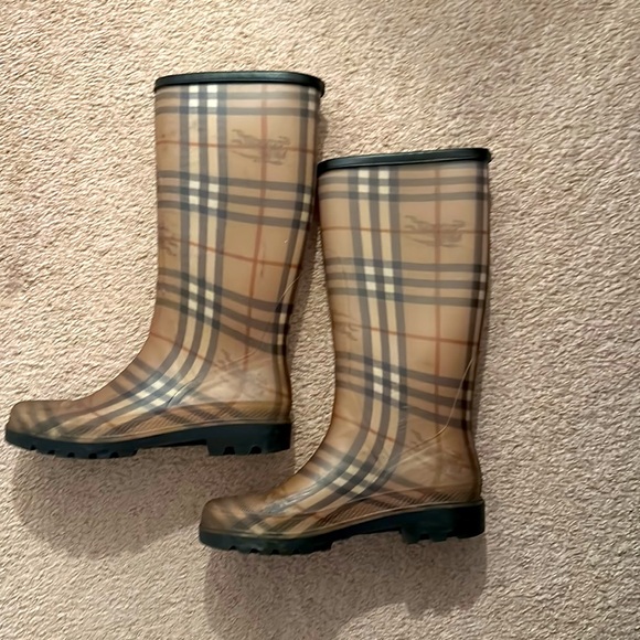 Burberry Haymarket pattern prorsum rain boots US size 9 - Picture 2 of 3